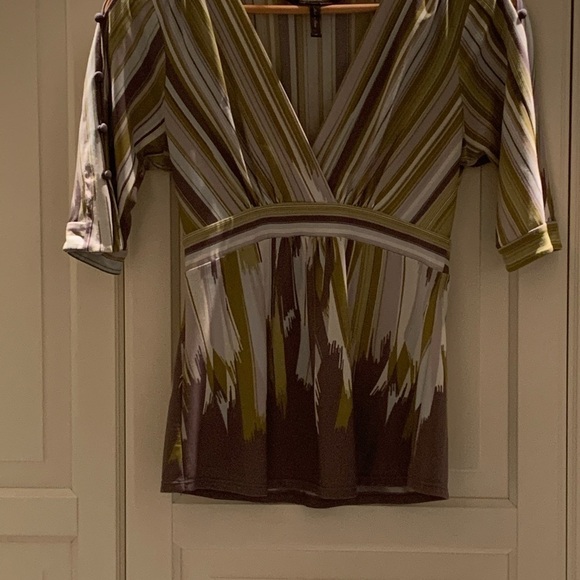 BCBG top - Picture 2 of 3